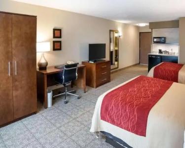 Comfort Inn West - 48