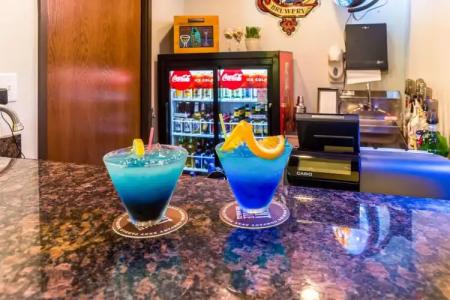 Comfort Inn West - 11