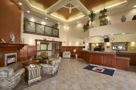 Super 8 by Wyndham Fort St. John BC - 1