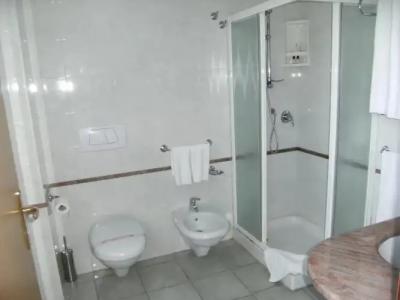 King's House Resort - 7