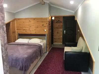 Yedigoller & Restaurant - 4