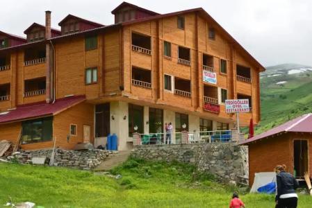 Yedigoller & Restaurant - 9