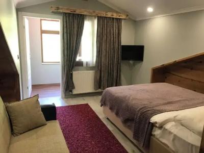 Yedigoller & Restaurant - 5