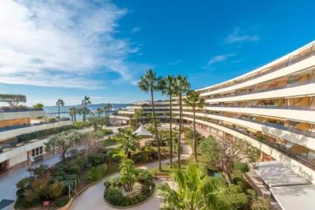 Holiday Inn Nice - Port St Laurent, an IHG - 201