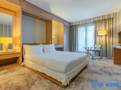 Holiday Inn Nice - Port St Laurent, an IHG - 130