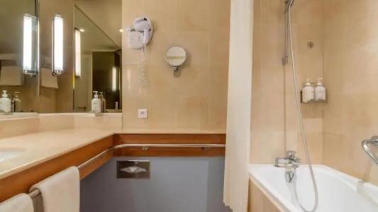 Holiday Inn Nice - Port St Laurent, an IHG - 192