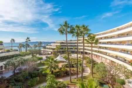 Holiday Inn Nice - Port St Laurent, an IHG - 197