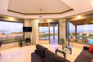 Olga Luxury Beach Front Villas, Lakhania