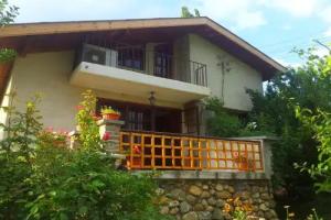 Kshcha za gosti Kaza Roza - Swiss Style Chalet Casa Rosa Guest House, Kyustendil
