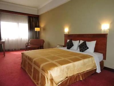 Grand Continental Kuching - 100