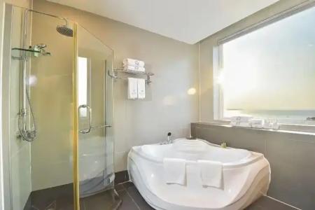 Independence Resort & Spa - 98