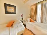 Comfort Family room with city view