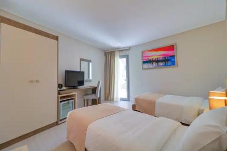 Palace Glyfada - 2