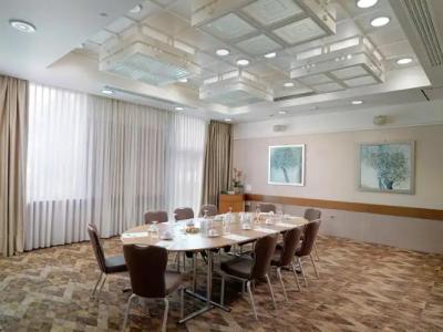 Holiday Inn Athens Attica Av, Airport W., an IHG - 9