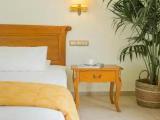 2 Bedrooms Villa