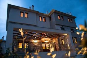 Belina Hotel, Portaria