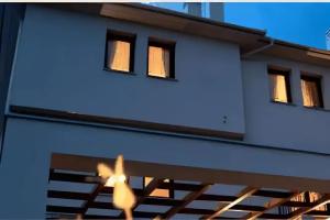 Belina Hotel, Portaria