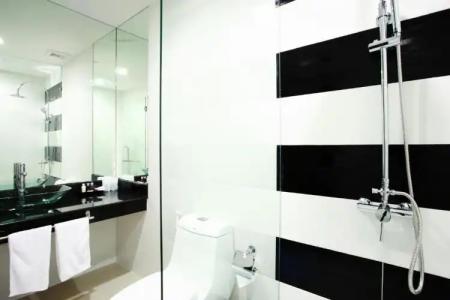 One World One Home Naiharn - 104