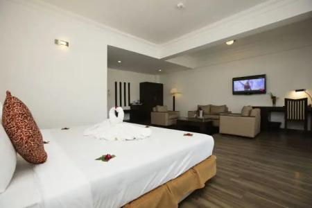 Waterfront by KGH Group - 5