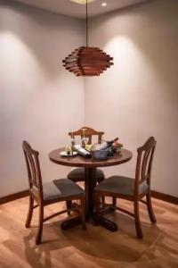 Pokhara Grande - 113