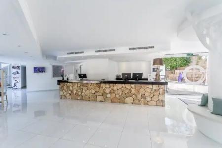 FERGUS Style Cala Blanca Suites - 1