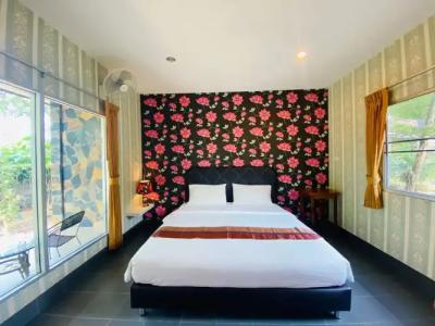 Canal Resort - 95