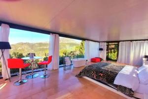 DDG Retreat Hotel, Casares