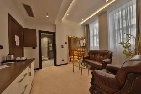 Atera Business Suites - 203