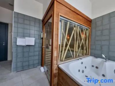 Atera Business Suites - 266