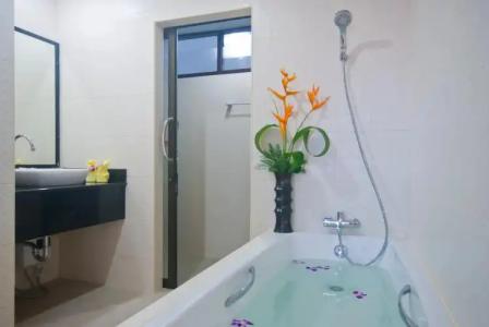 Lipa Bay Resort - 33