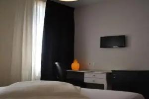 Hotel Henri IV, Tarbes