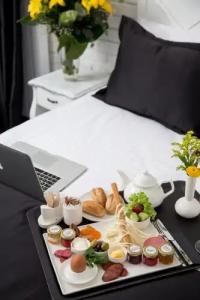 Check Inn Suite & SPA - 9