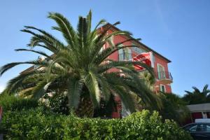 Albergo Hotel, St. Laurent-du-Var