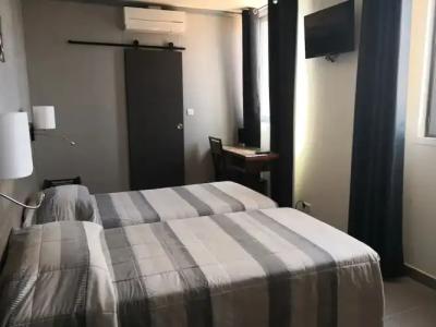 Le Dauphin Bleu - 82