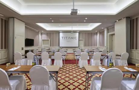 TITANIC Gendarmenmarkt Berlin - 30