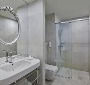 TITANIC Gendarmenmarkt Berlin - 10