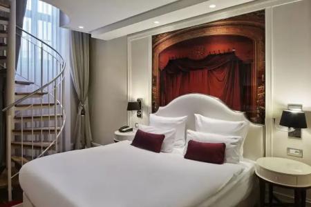 TITANIC Gendarmenmarkt Berlin - 5