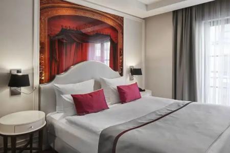 TITANIC Gendarmenmarkt Berlin - 6