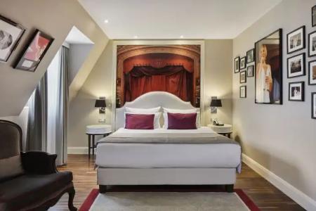 TITANIC Gendarmenmarkt Berlin - 9