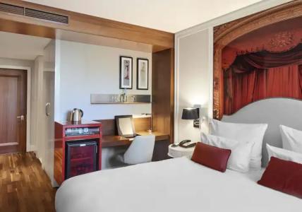 TITANIC Gendarmenmarkt Berlin - 4