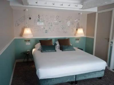 Hôtel des 3 Poussins - 53