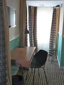 Hôtel des 3 Poussins - 75