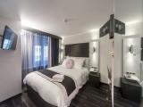 Standard room with courtyard view
