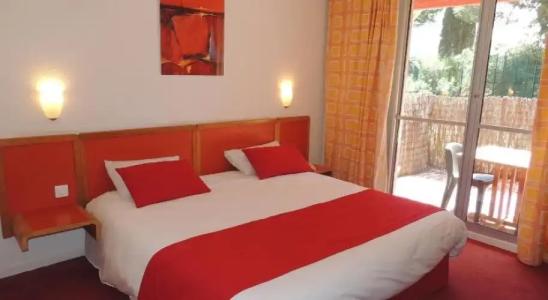 Tennis International - 3