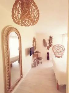 Tennis International - 18