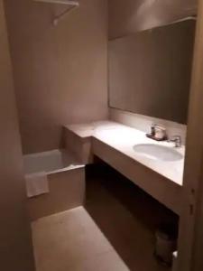 Hôtel Le Yachtman, The Originals Collection - 101