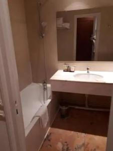 Hôtel Le Yachtman, The Originals Collection - 102