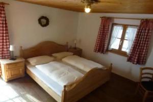 Gästehaus Sonnenhof Guest house, Mittenwald