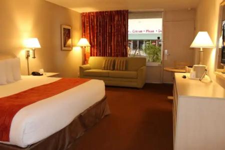 Ramada by Wyndham Kissimmee Gateway - 54