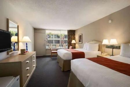 Ramada by Wyndham Kissimmee Gateway - 3